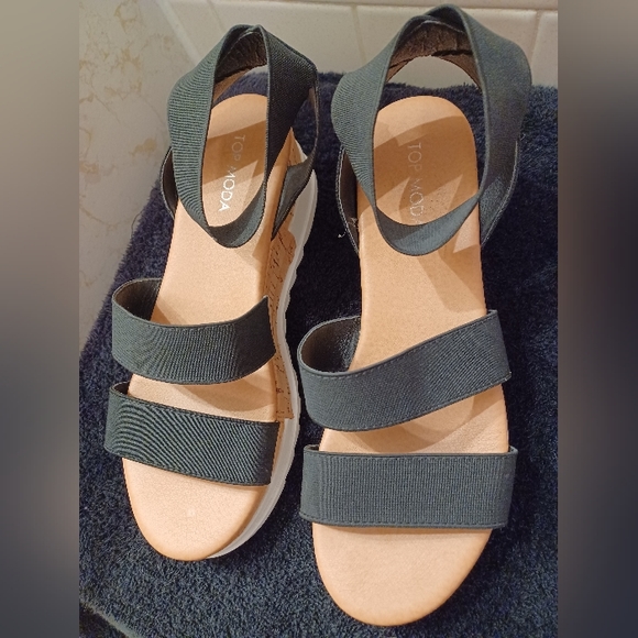 Wedge Heel Sandals - Picture 2 of 5